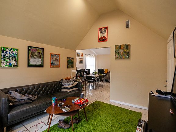 3rd image of 2912 N Whipple St APT 2