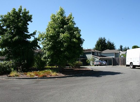 2nd image of 2109 Southbay Pl NE