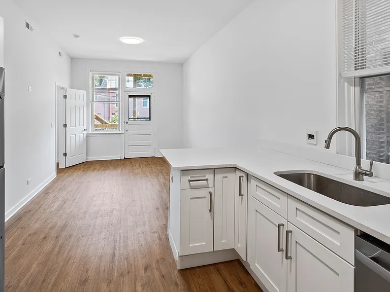 1349 W Taylor St #2R — Photo 3