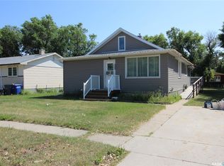 614 Front St, Eastend, SK S0N0T0