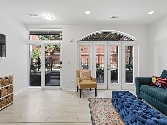5th image of 26 E 14th Pl APT 14W