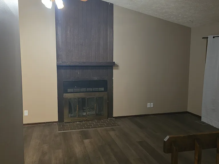 920 W Leon Dr — Photo 2