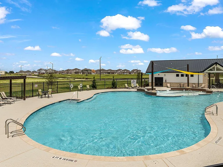 4006 Crowning Ct — Photo 26
