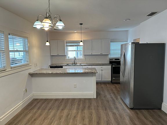 3rd image of 305 U St Unit 200