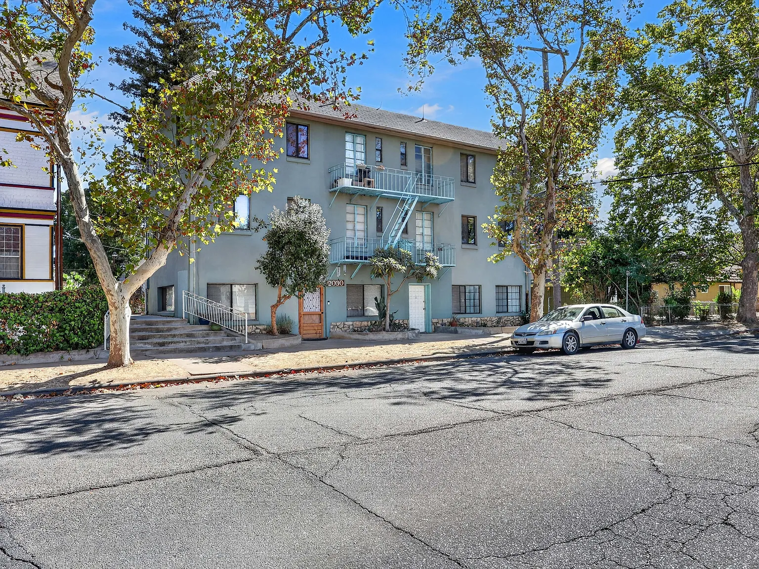 20 bed, 7206 sqft, $800 — Photo 2