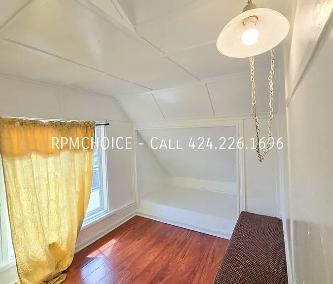 1635 Pine Ave — Photo 20