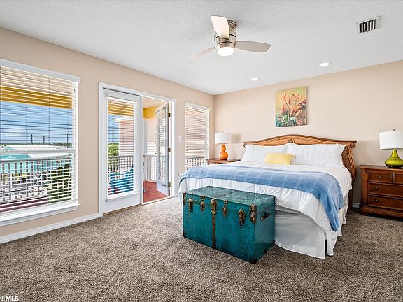 5th image of 105 Blue Lagoon Dr