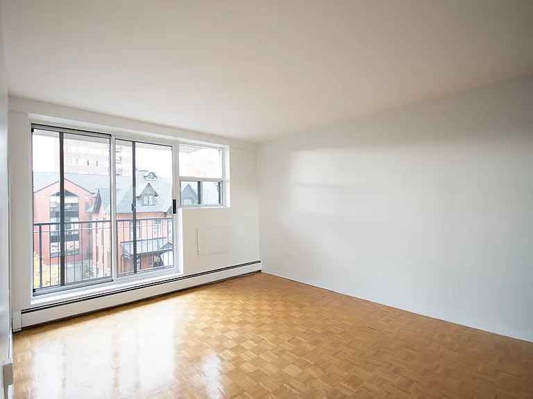335 Maclaren St — Photo 34
