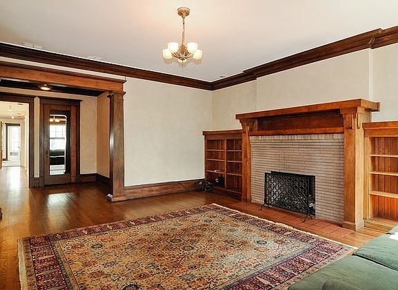 4th image of 754 W Buena Ave #3W