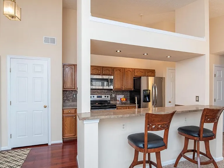 kitchen/entrance