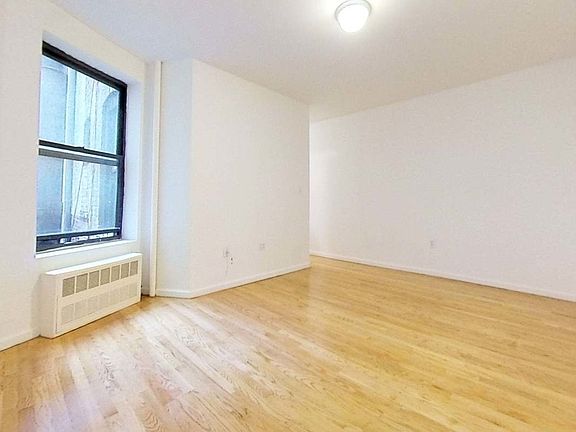 4th image of 411 E 70th St #3F2