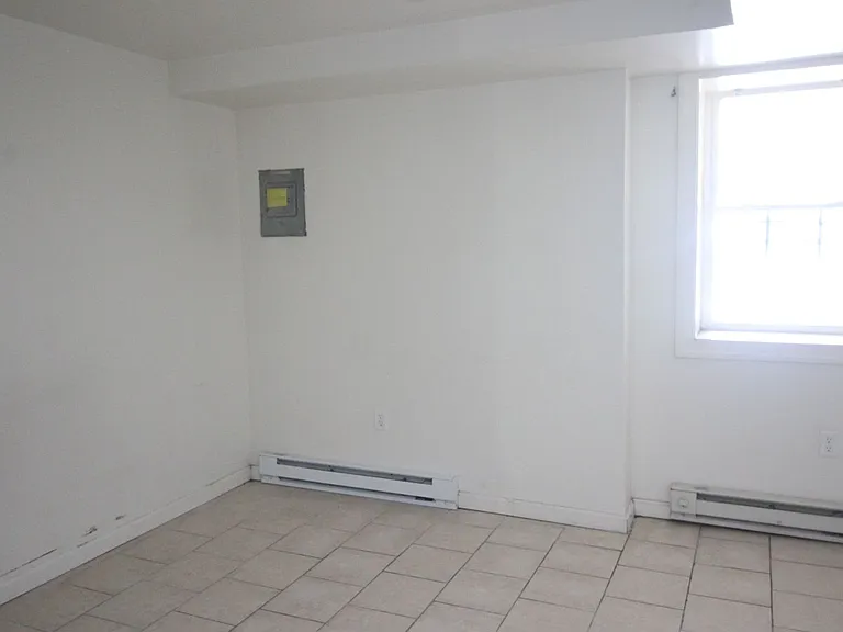 1019 Saint Paul St — Photo 6