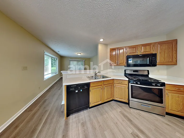 11256 Harrington Ln — Photo 3