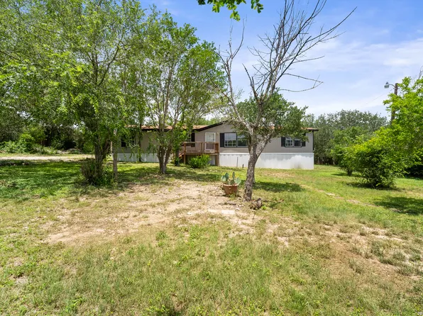 176 County Road 5633, Castroville, TX 78009