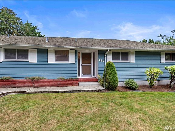 3rd image of 780 Crown Dr
