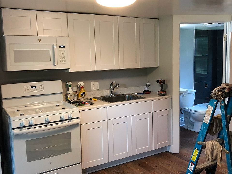 2nd image of 511 Emerson Ave #3