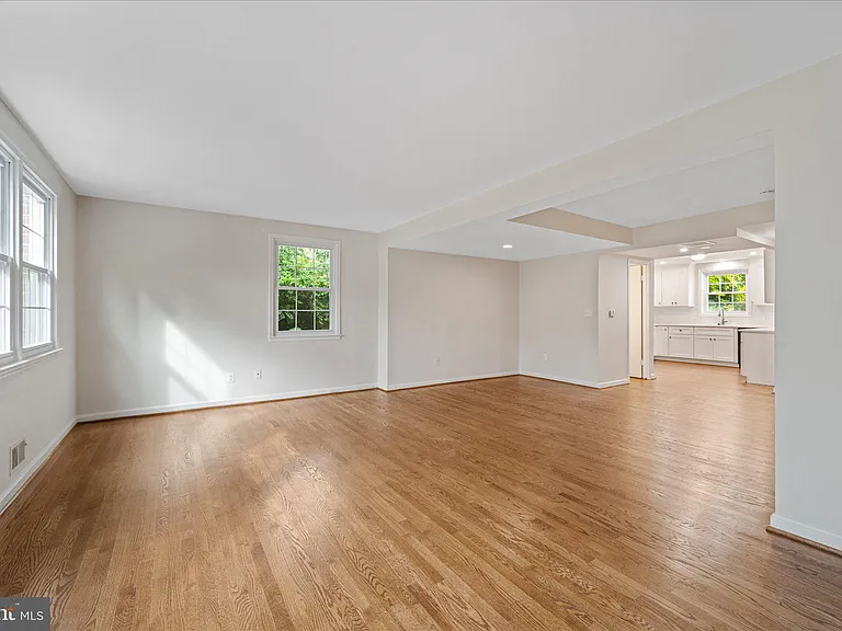 3885 Chain Bridge Rd — Photo 14