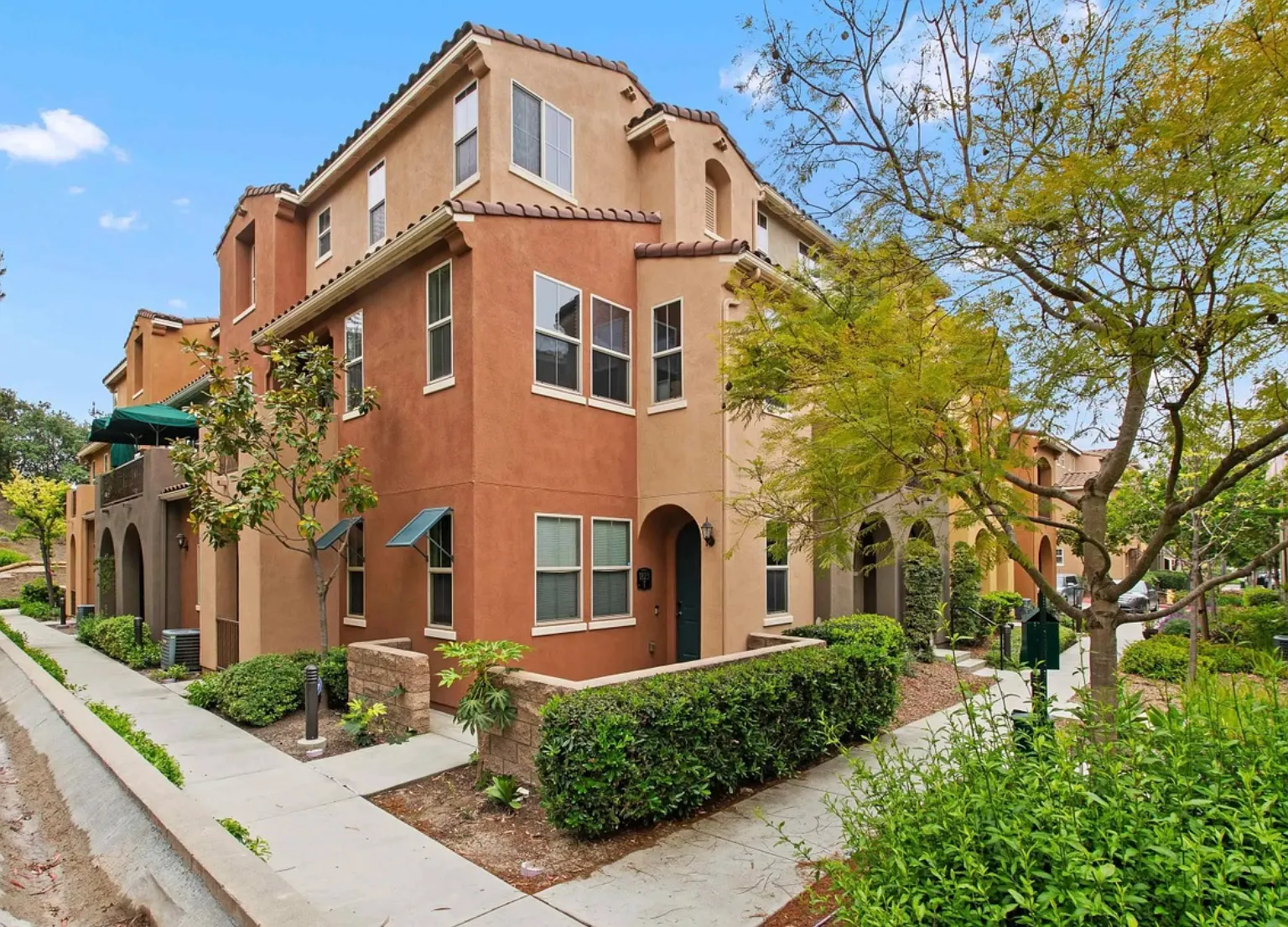 3 bed, 1604 sqft, $3,795 — Photo 1
