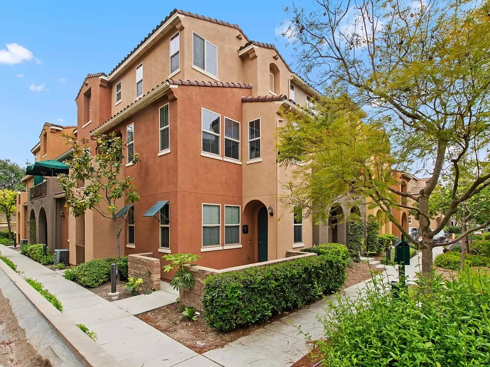 1823 Peach Ct #7