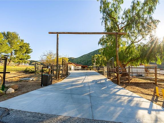 2nd image of 2862 Calmgarden Rd