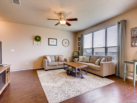 5th image of 3411 York Crest