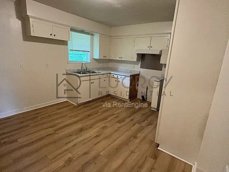 1513 Maria Dr — Photo 3