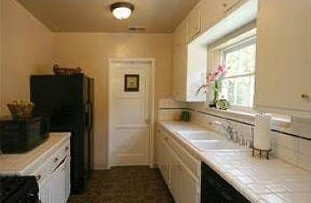 4th image of 987 Alta Vista Dr
