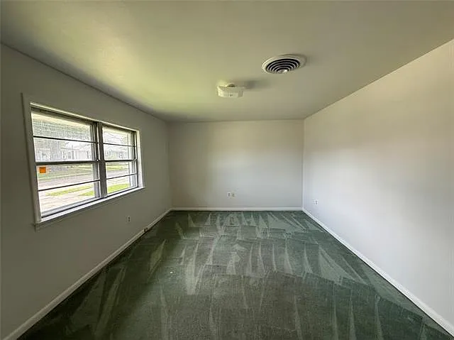 420 E William David Pkwy — Photo 4