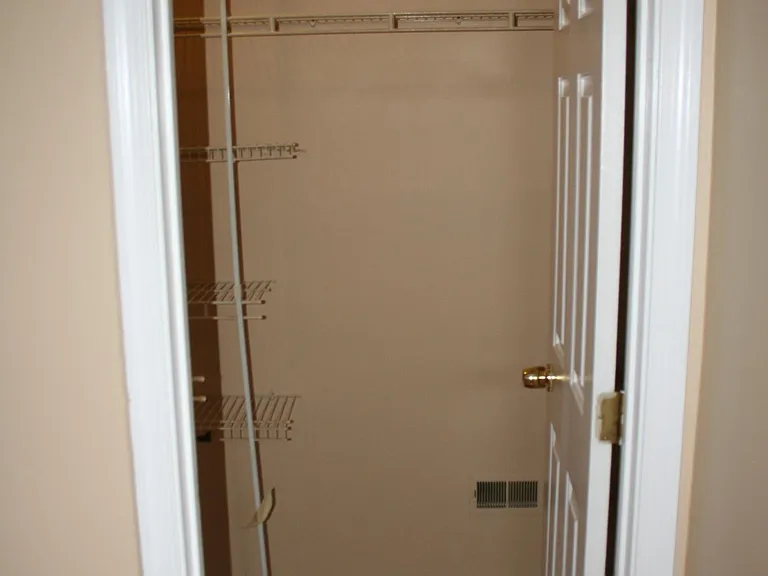 208 Prospect Ave — Photo 37