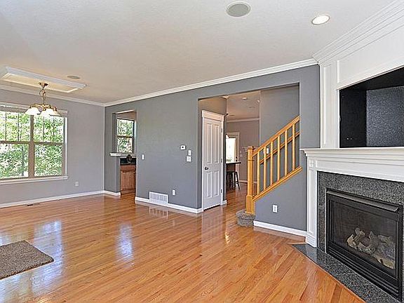 5th image of 2844 N Havana St