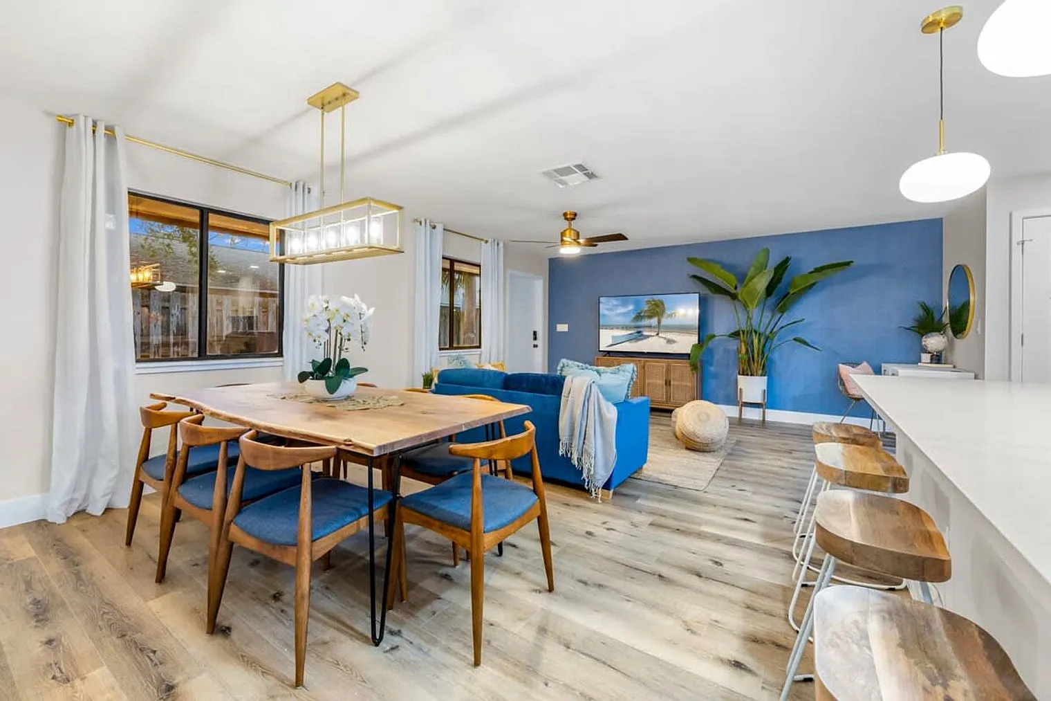 2 bed, 1.0 bath, $3,275 — Photo 3
