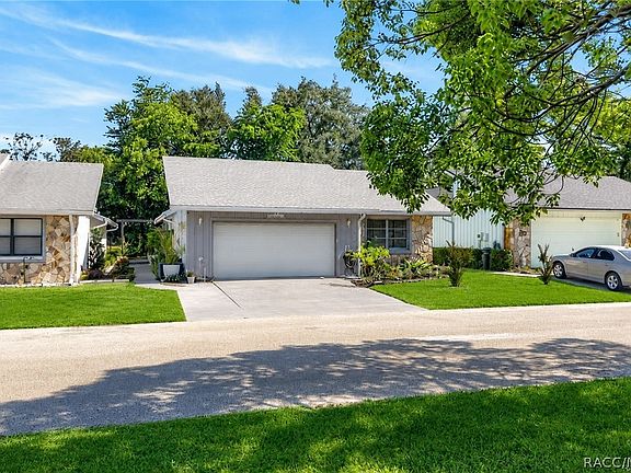 3rd image of 16 Golfview Ct