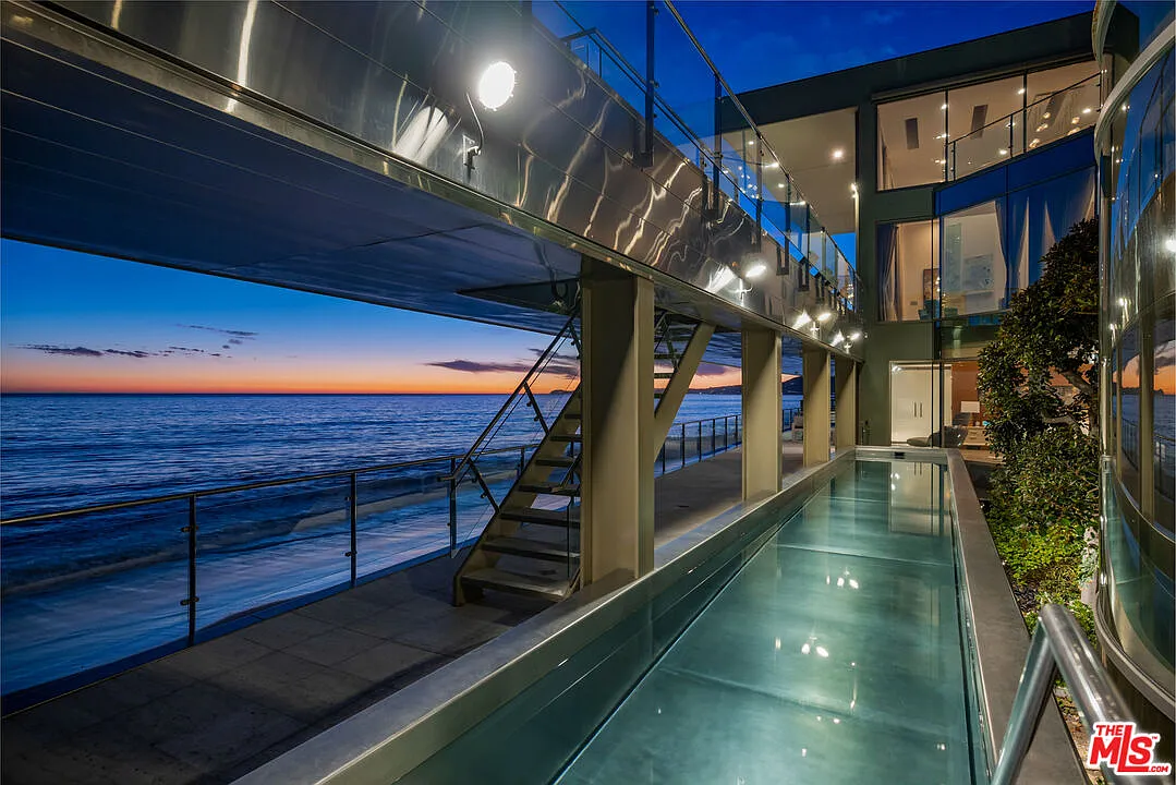 5 bed, 6.0 bath, 5700 sqft, $150,000 — Photo 2