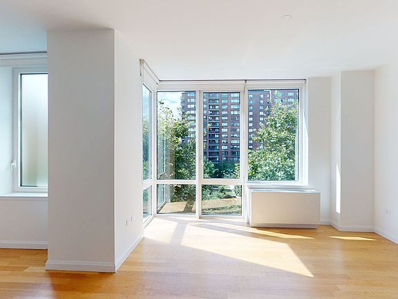 3rd image of 775 Columbus Ave APT 6E