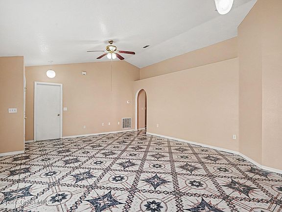 4th image of 2781 Maderia Cir