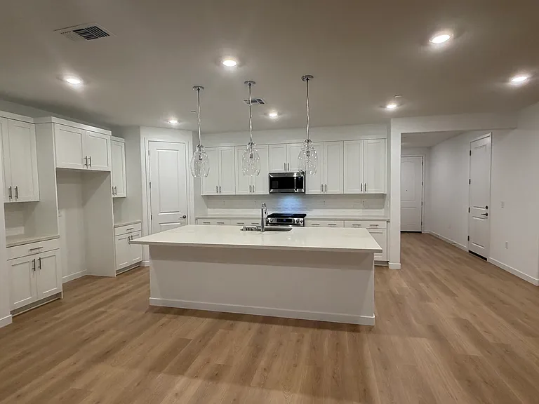 16536 Barnett St — Photo 1