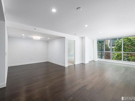 5th image of 718 Long Bridge St APT 202