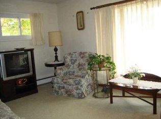 11 Roseleah Dr, Waterford, CT 06385