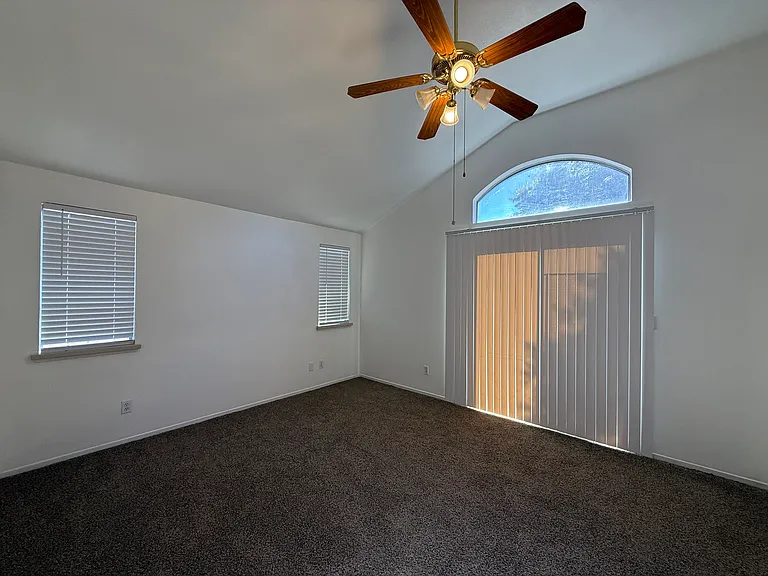 2193 N Antioch Ave — Photo 12