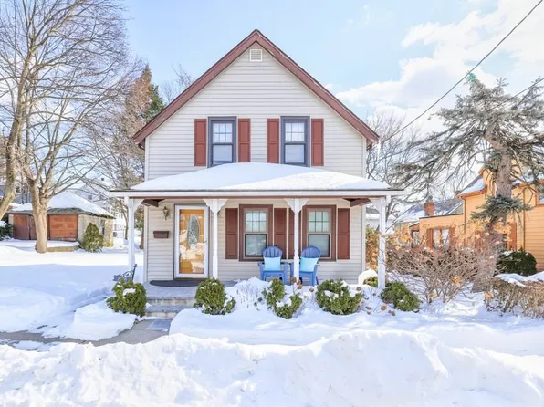 886 Canterbury St, Roslindale, MA 02131