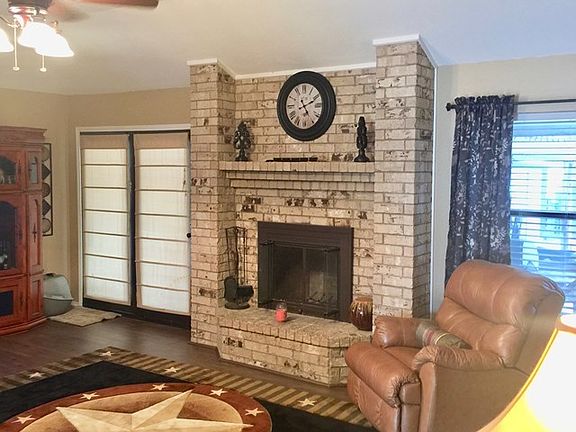 3rd image of 3413 Cedarhill Dr