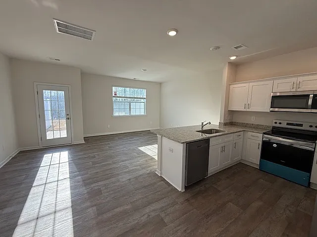 1323 Broholmer Ln — Photo 7