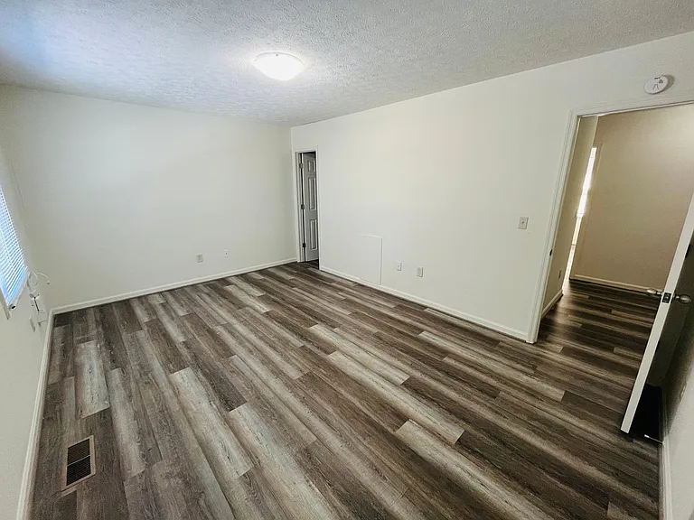 208 Marlington St — Photo 8