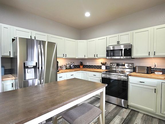 2nd image of 661 7th Street