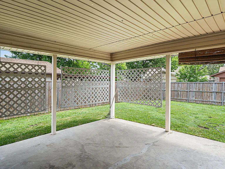 3307 Colony Dr — Photo 5