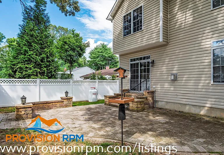 618 Cypress Ln — Photo 34