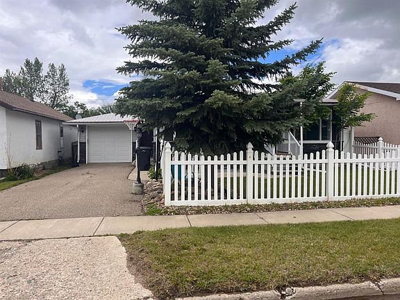 2nd image of 213 2nd Ave S