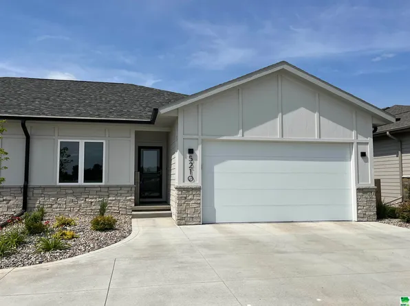 5210 Lynx Ct, Sioux City, IA 51106