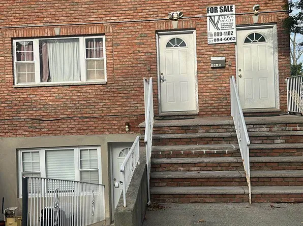 104-43 Ditmars Boulevard image 2 of 12