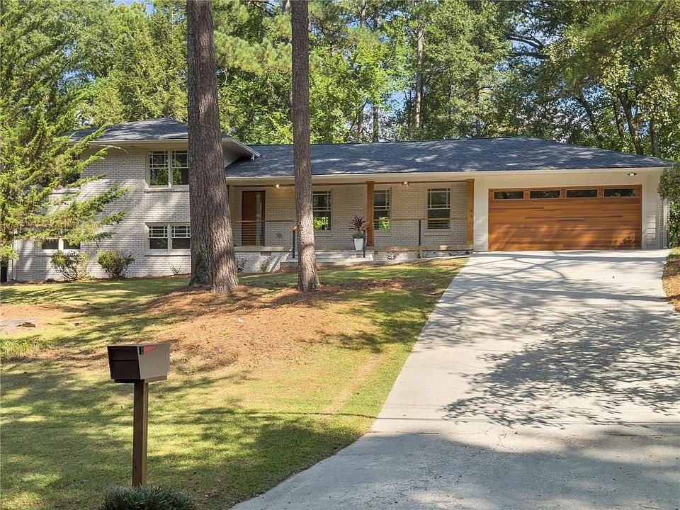 1st image of 2375 Sherbrooke Dr